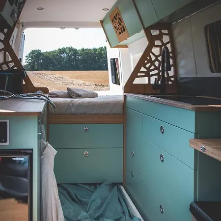 Nomadism Bordeaux-Pessac 营地 *