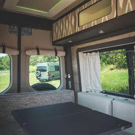 Nomadism Bordeaux-Pessac 营地 *